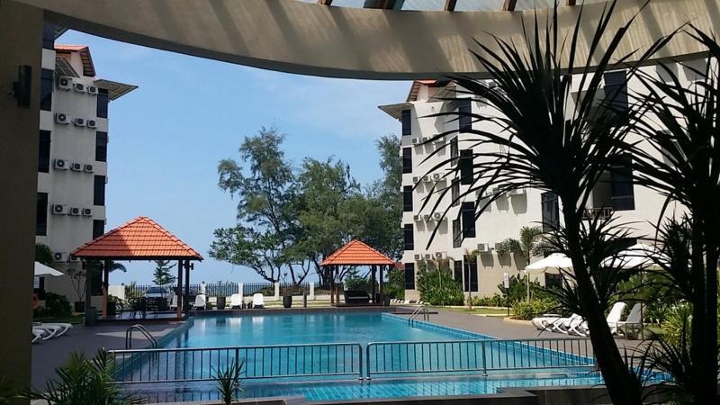 Samsuria Beach Resort & Residence Cherating Buitenkant foto